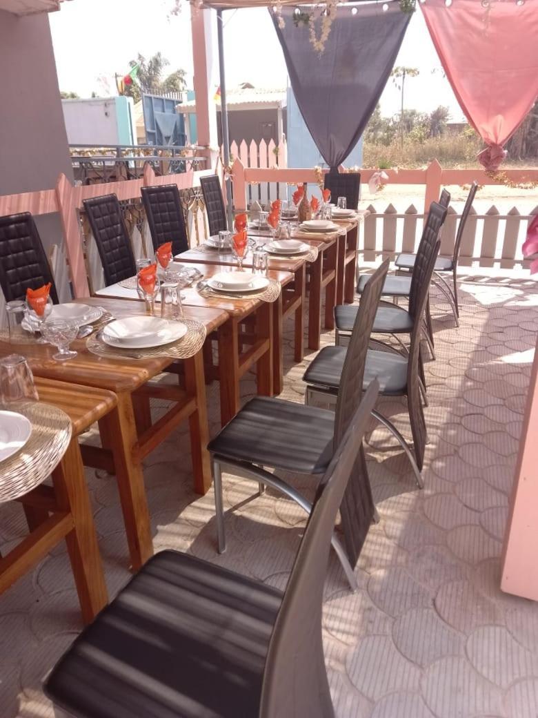 Отель Bh Apero Club Bertoua Экстерьер фото